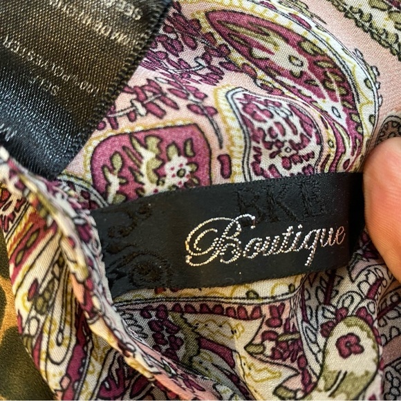 BKE Boutique Paisley Blouse size medium - Picture 11 of 12